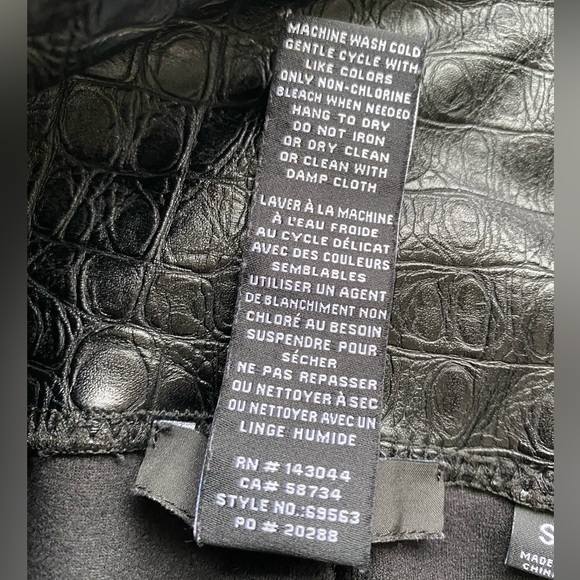 7 For All Mankind Faux Leather Croc Embossed Leggings - Picture 8 of 10